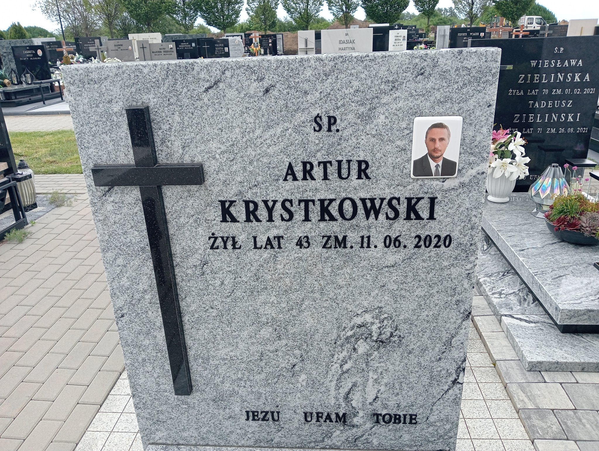 Grób Artur Krystkowski